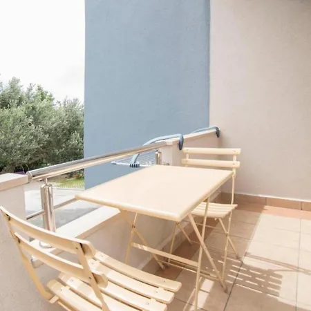 Apartment Antonio - With Balcony 2 1 - 5 Tučepi
