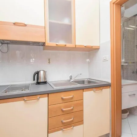 Antonio - With Balcony 2 1 - 5 Tučepi