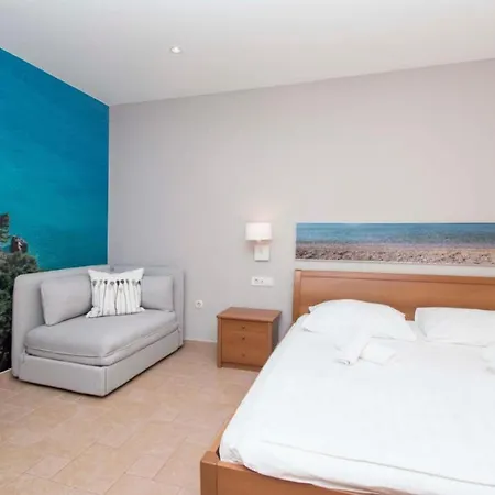 Antonio - With Balcony 2 1 - 5