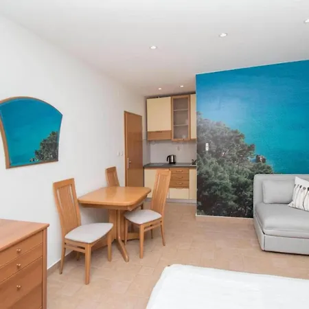 Antonio - With Balcony 2 1 - 5